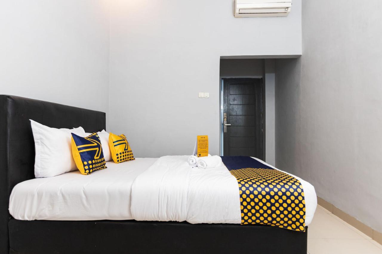 Spot On 2433 Akuanna Hotel 2*