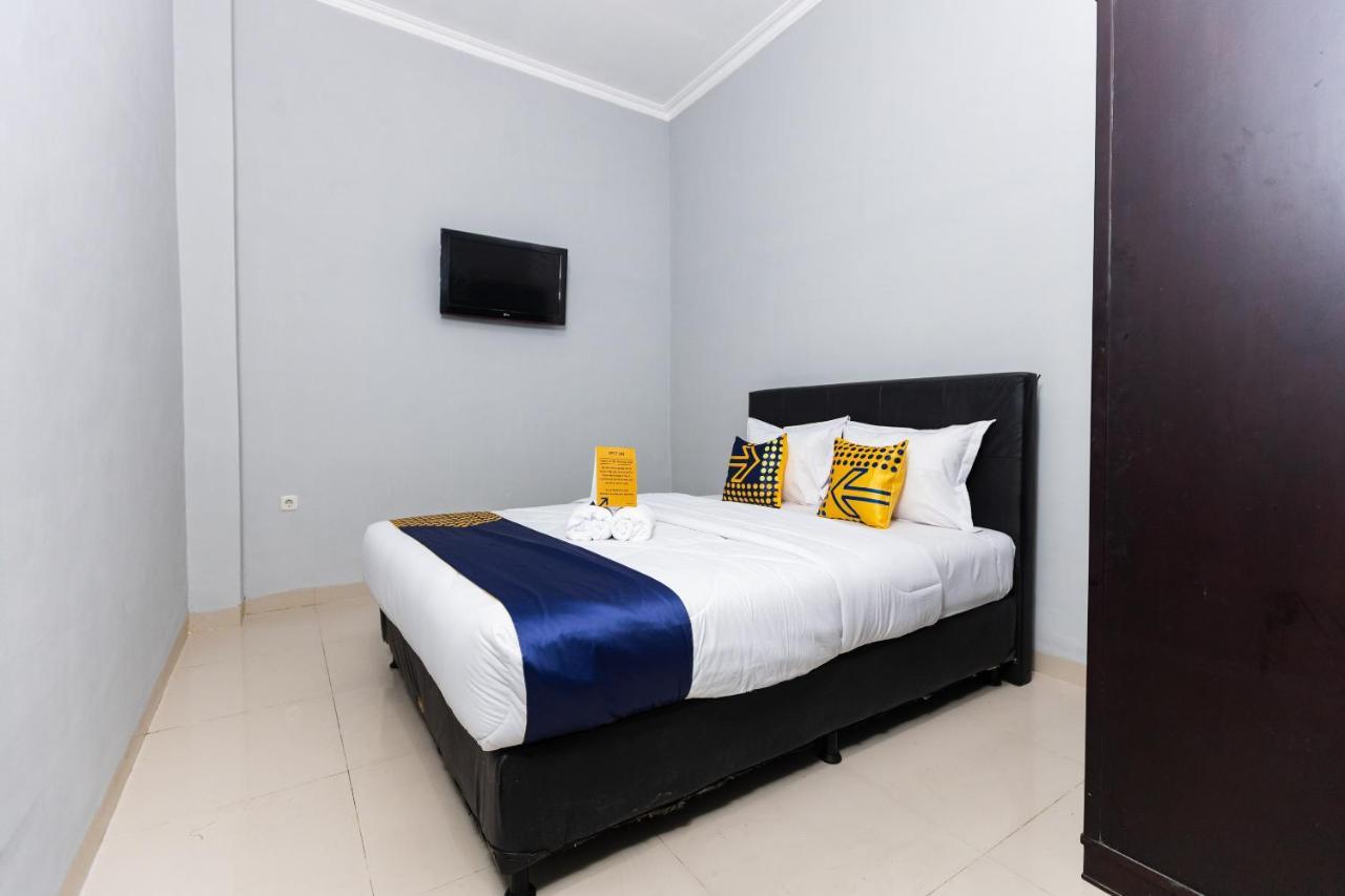 Spot On 2433 Akuanna Hotel 2*
