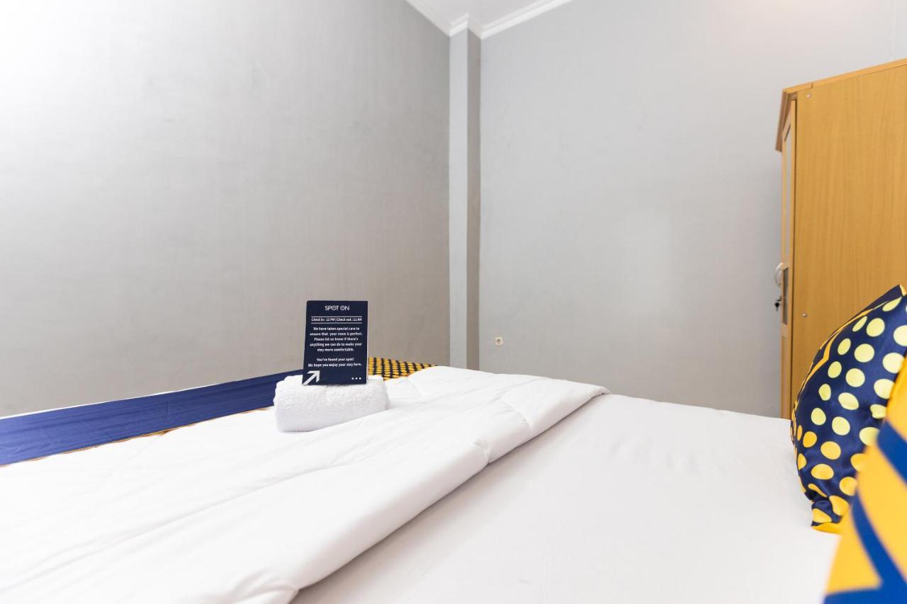 Spot On 2433 Akuanna Hotel 2*