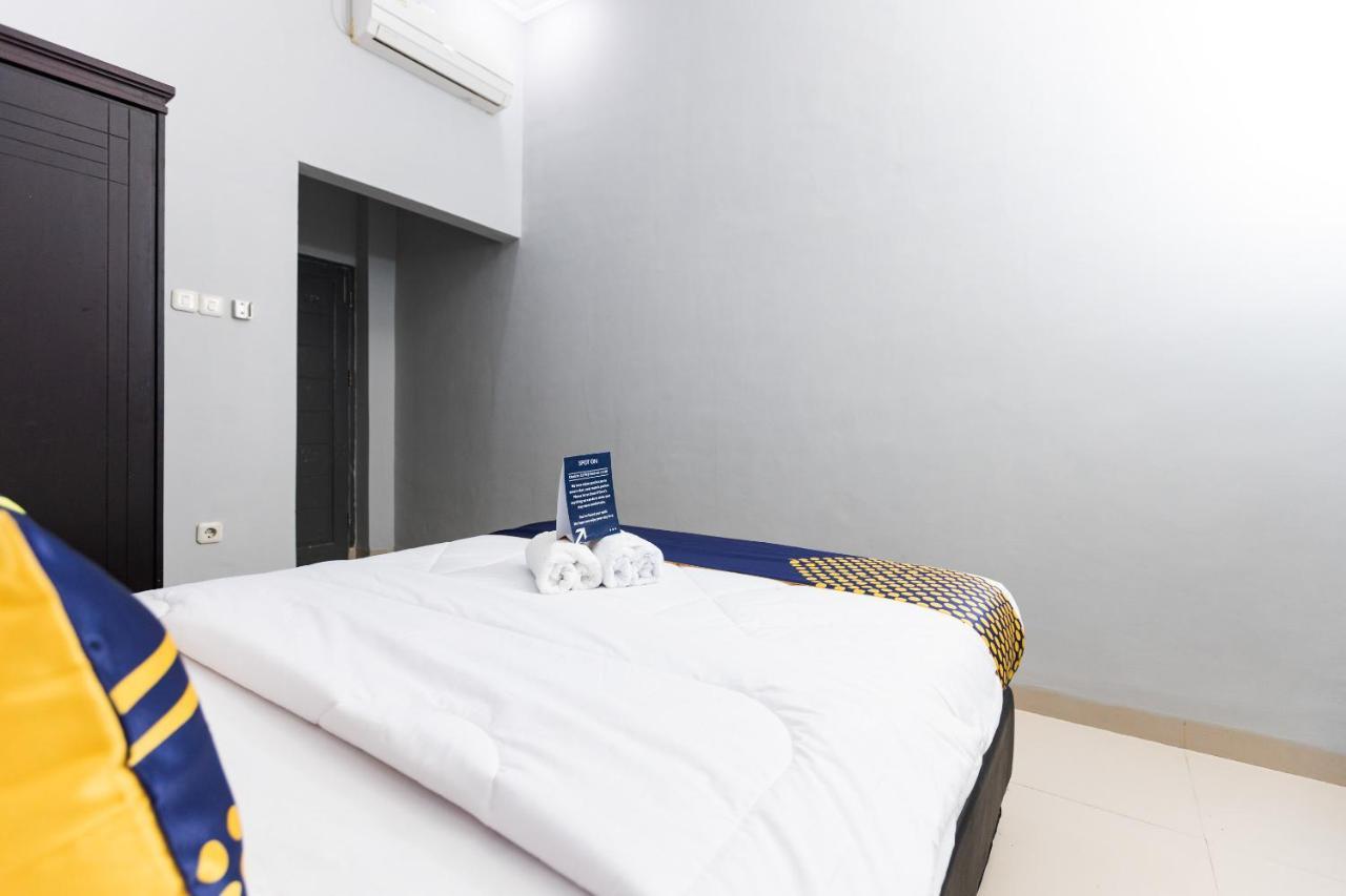 Hotel Spot On 2433 Akuanna 2*
